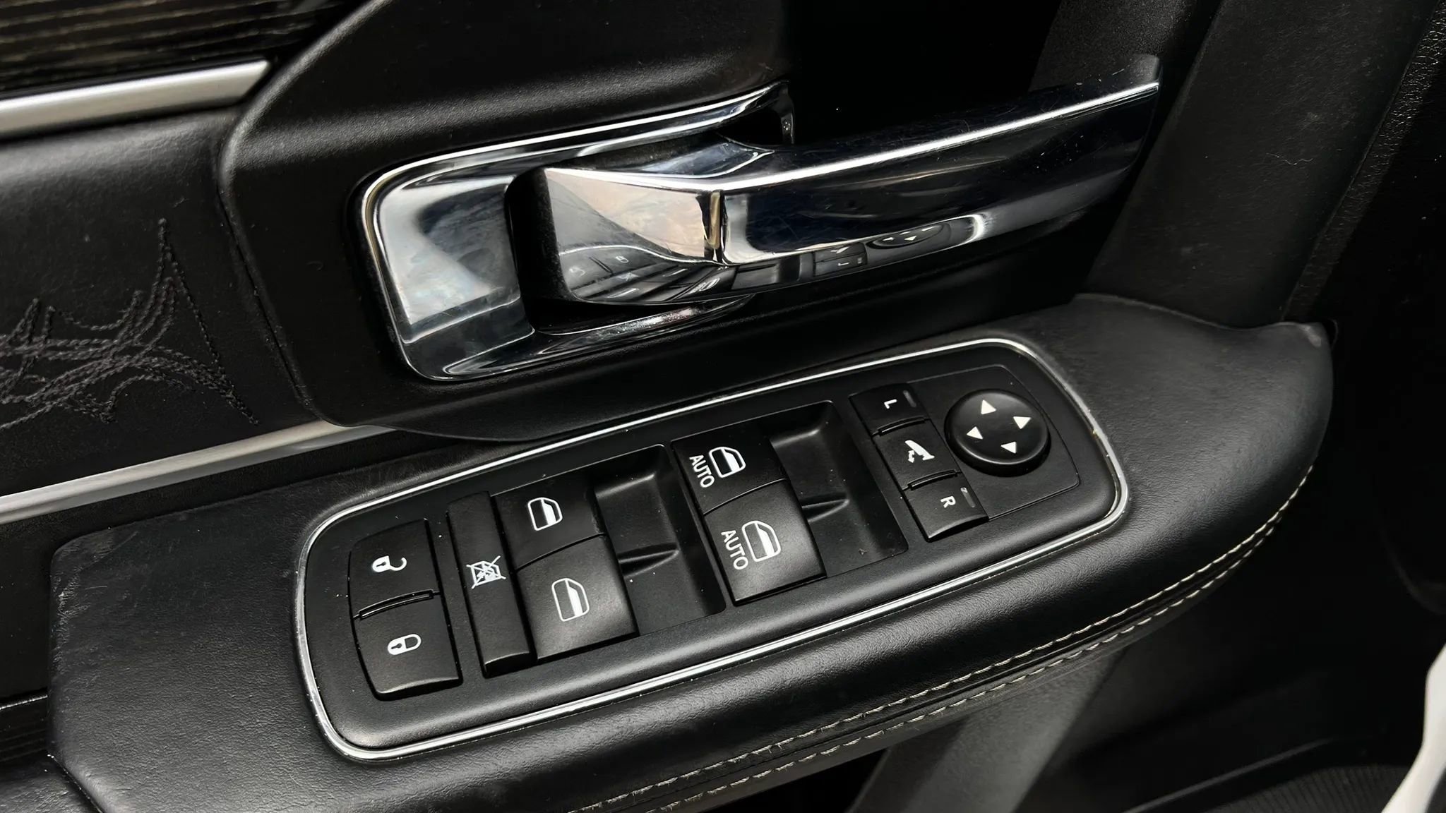 Used 2016 RAM 1500 Limited AWD/4WD image 15