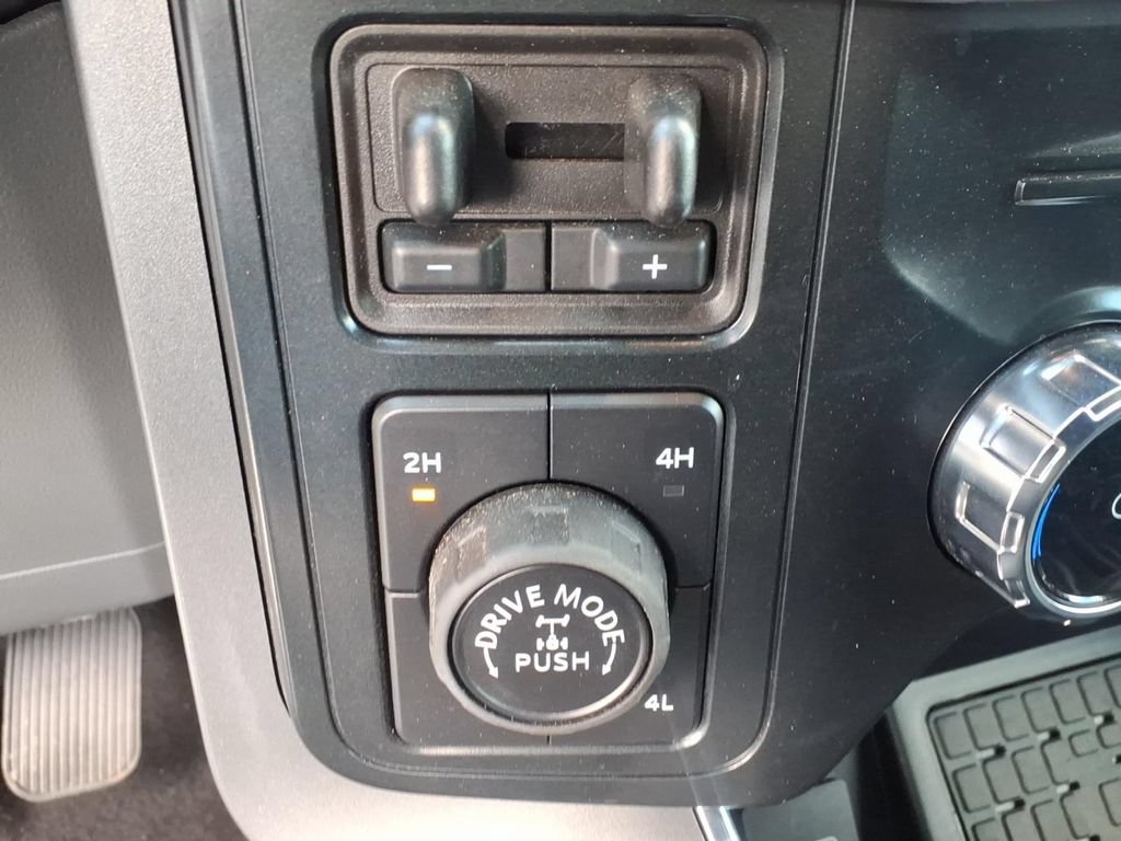 Used 2025 Ford F150 XLT w/ Equipment Group 302A MID AWD/4WD image 27