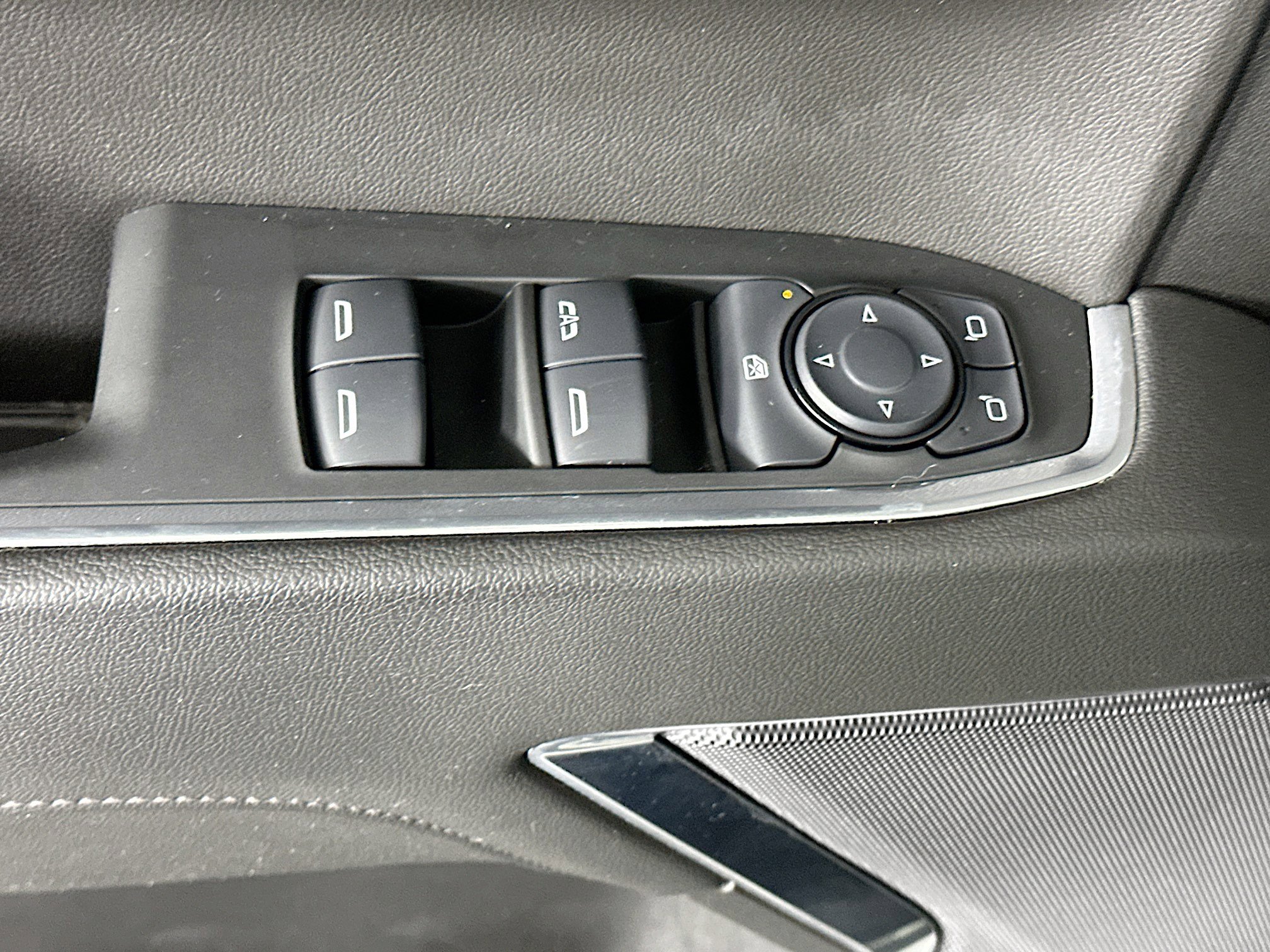 Used 2024 GMC Sierra 1500 Elevation image 15