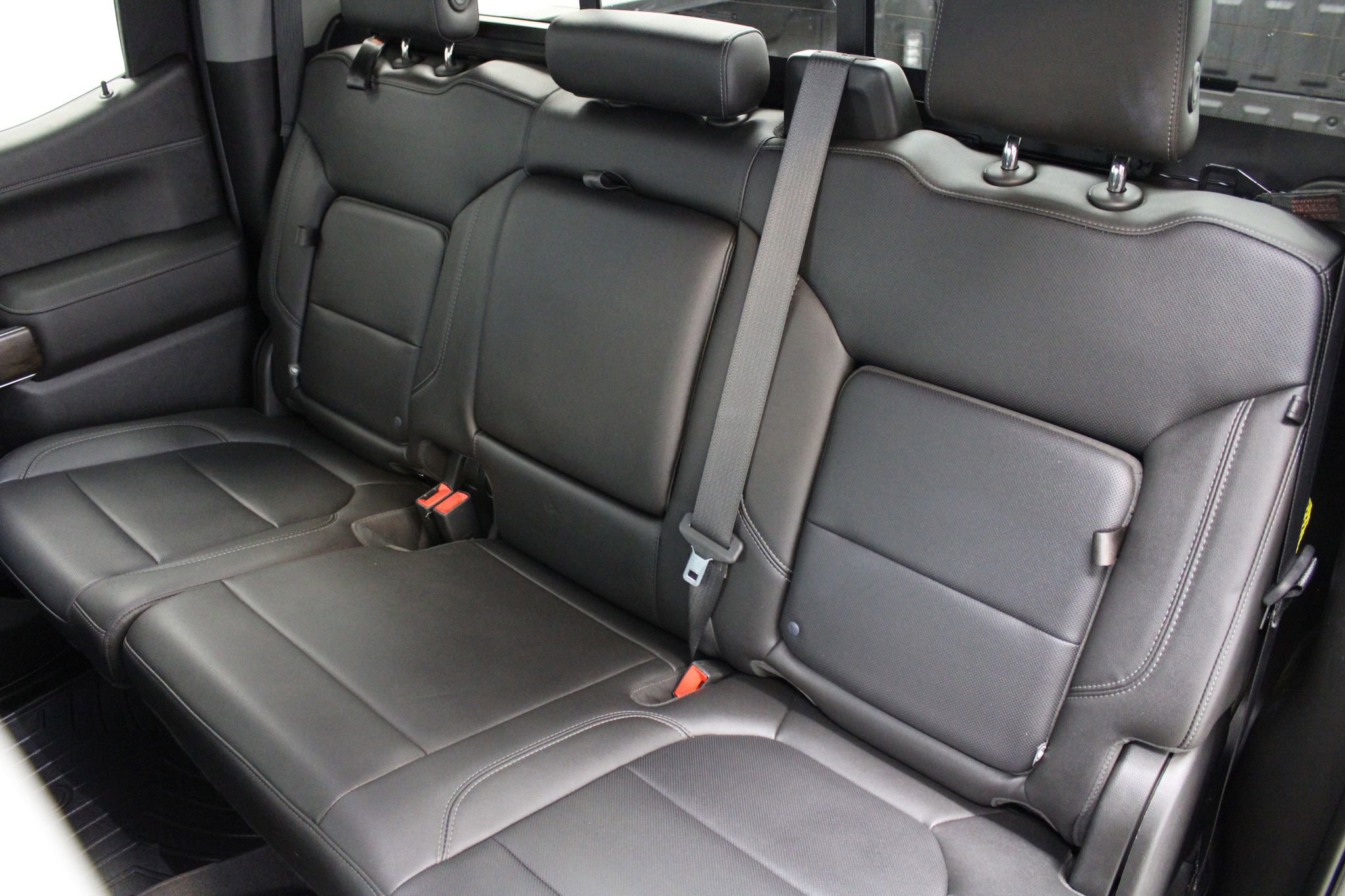 Used 2019 GMC Sierra 1500 SLT w/ SLT Convenience Package AWD/4WD image 18