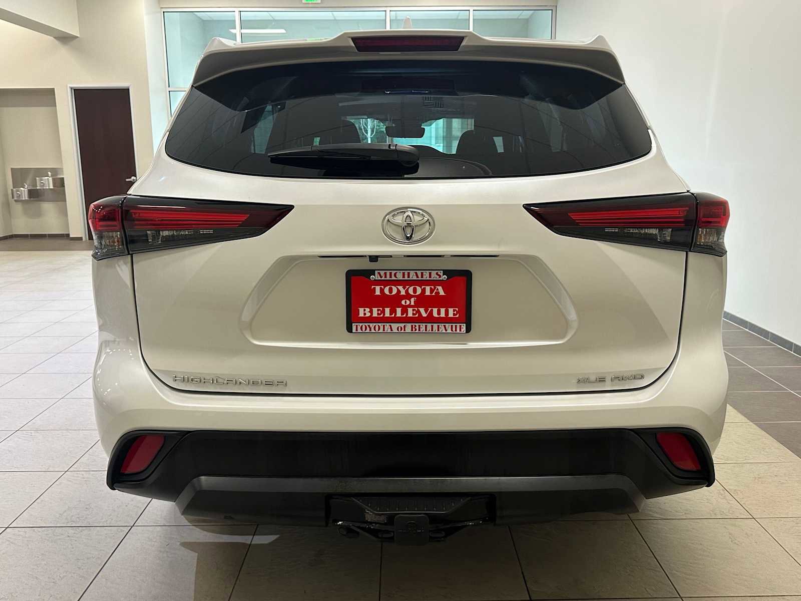 Certified 2024 Toyota Highlander XLE AWD/4WD image 5