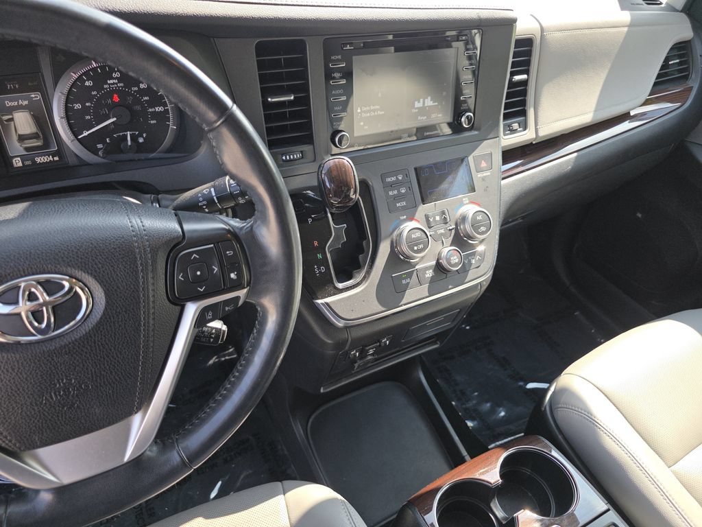 Used 2019 Toyota Sienna Limited AWD/4WD image 24