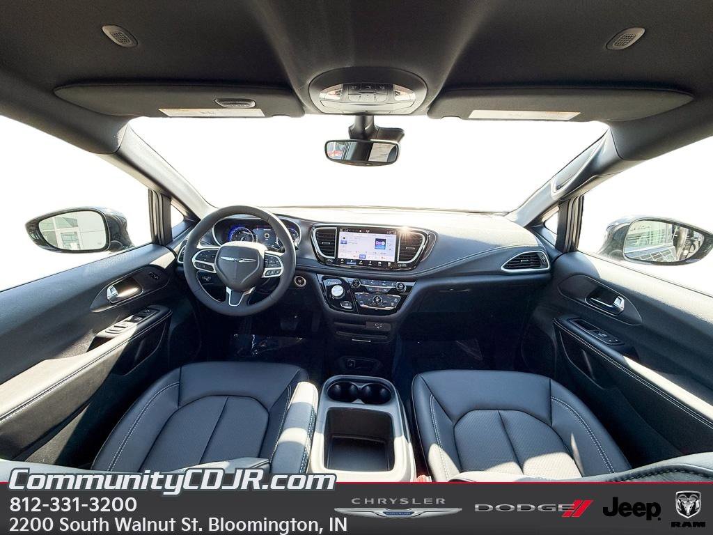 New 2026 Chrysler Pacifica Select AWD/4WD image 22