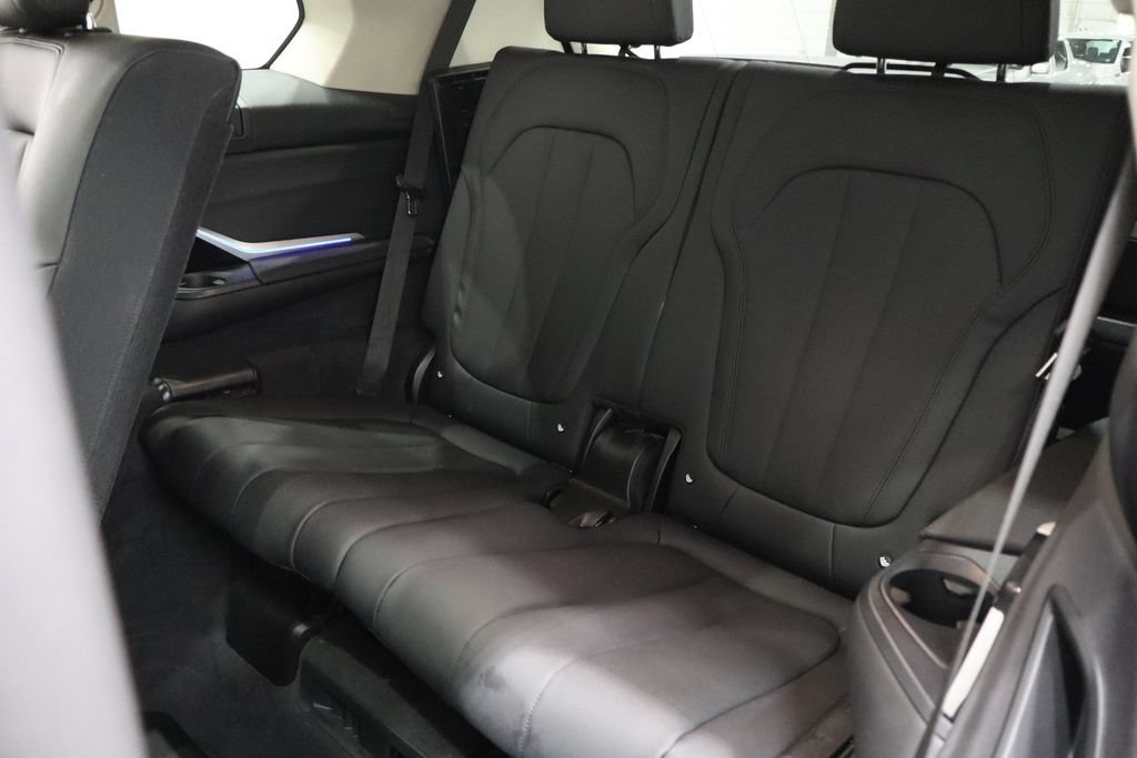 Used 2022 BMW X7 xDrive40i w/ Cold Weather Package AWD/4WD image 17