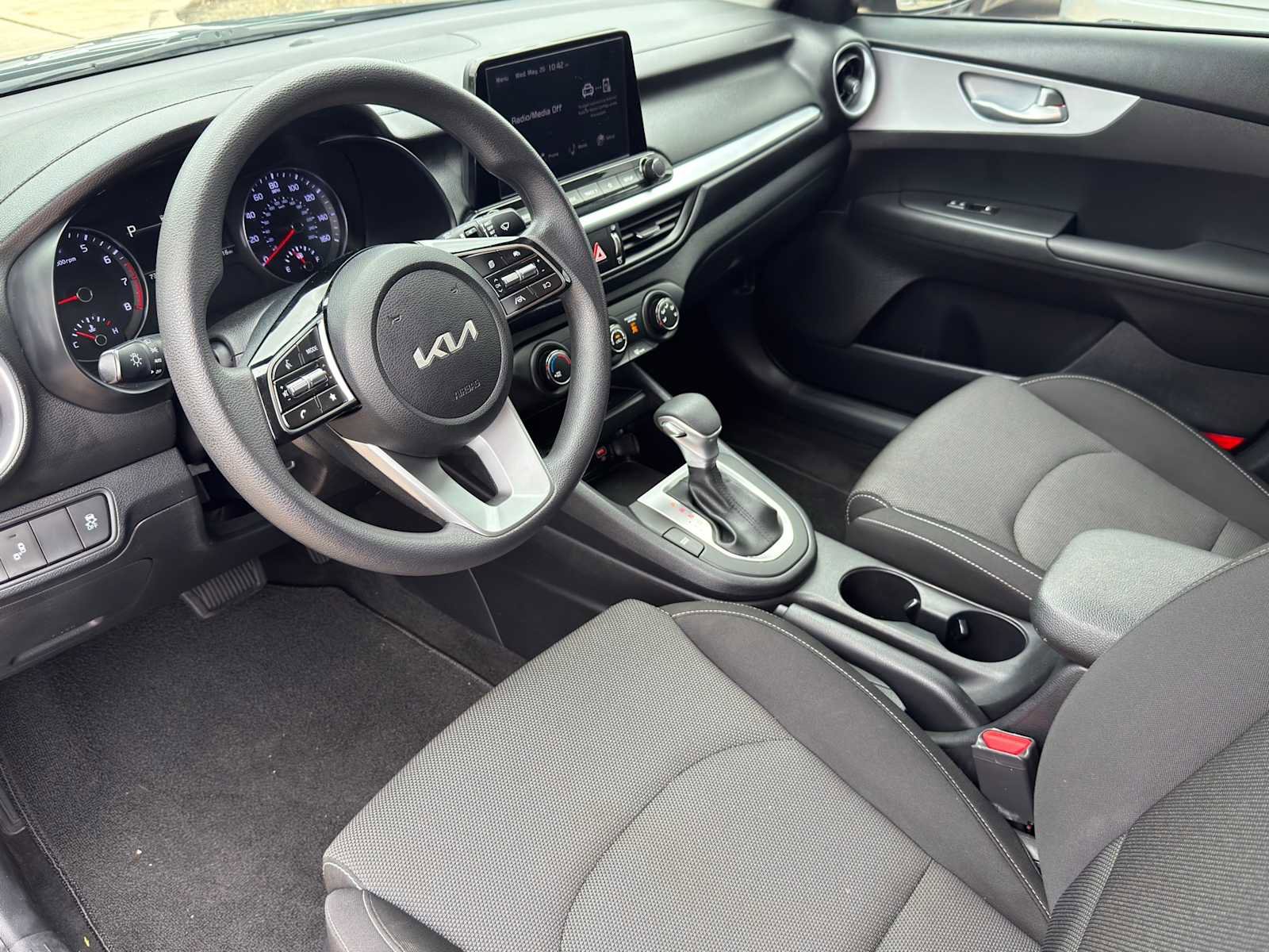 Certified 2024 Kia Forte LXS w/ LXS Technology Package FWD image 7