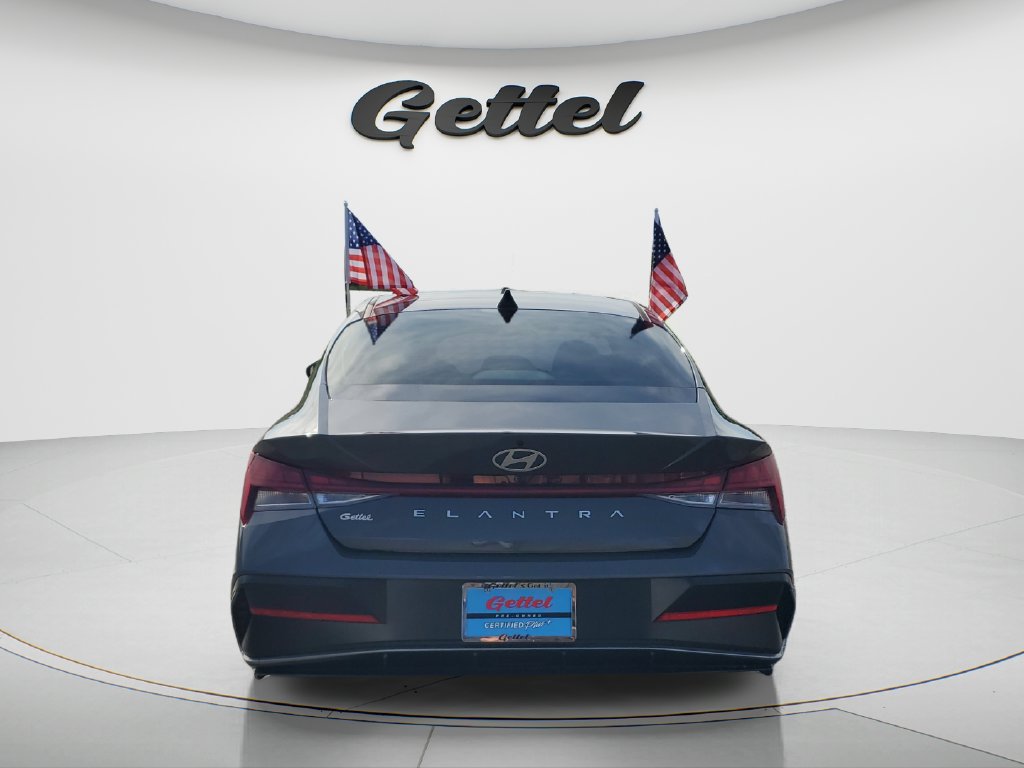 Used 2024 Hyundai Elantra SEL w/ Convenience Package FWD image 6