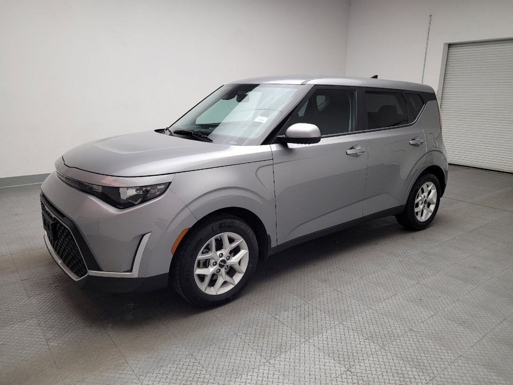 Used 2023 Kia Soul LX w/ LX Technology Package image 2