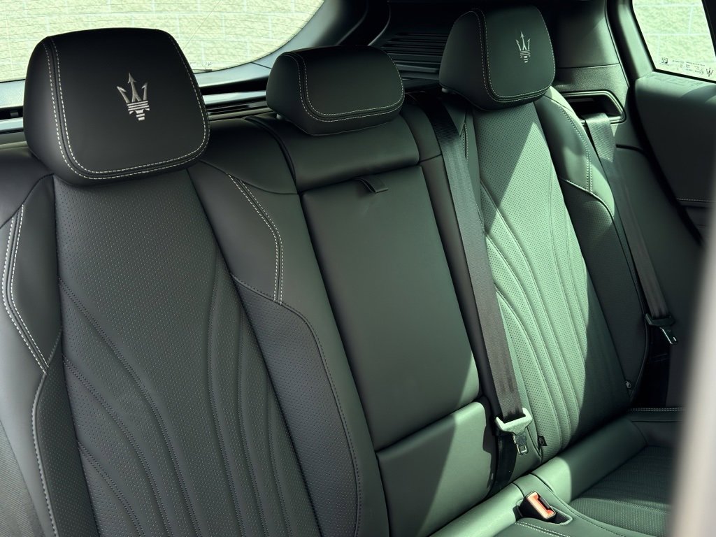 New 2024 Maserati Grecale GT image 24