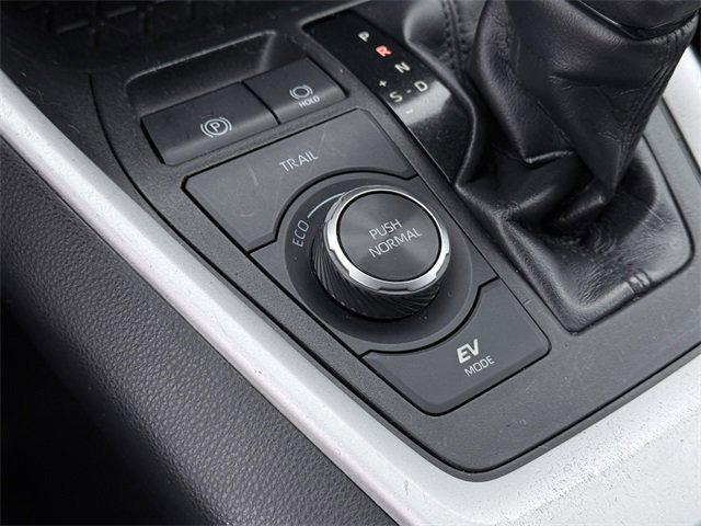 Certified 2021 Toyota RAV4 XLE image 32