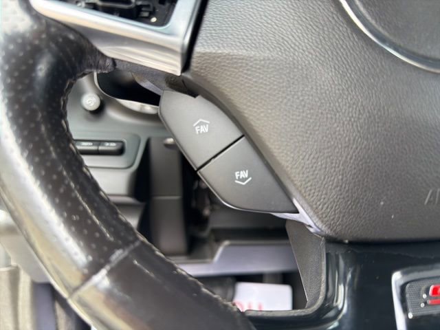 Used 2019 Chevrolet Camaro SS image 33