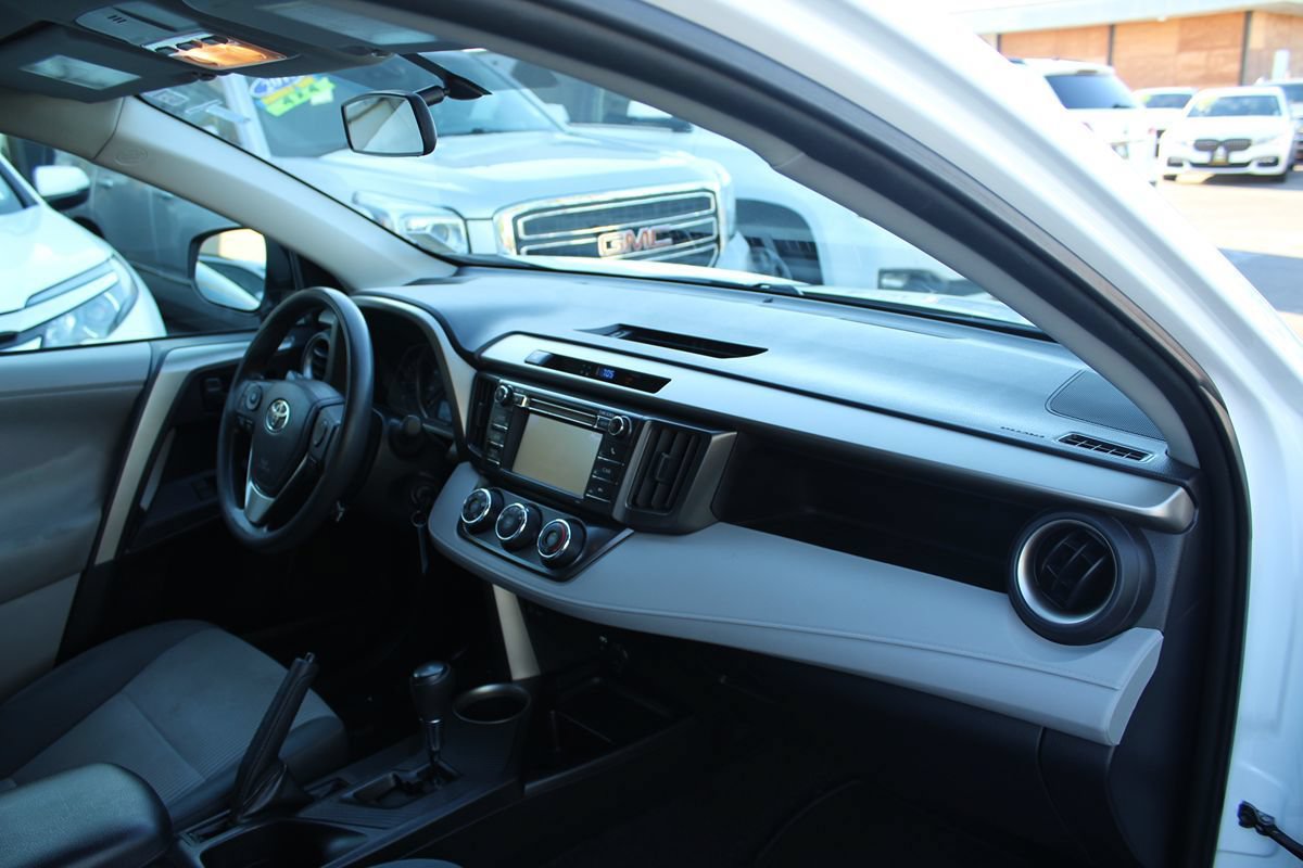 Used 2013 Toyota RAV4 LE AWD/4WD image 19