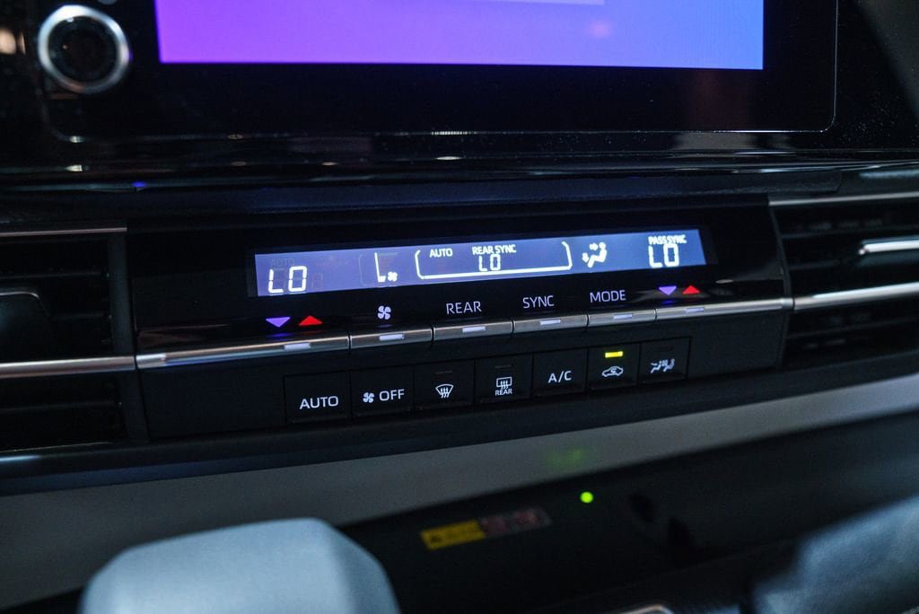 Certified 2026 Toyota Sienna LE FWD image 25
