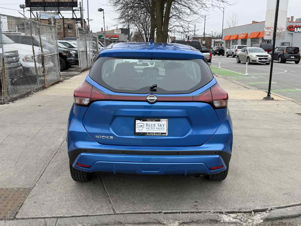 Used 2022 Nissan Kicks S image 5