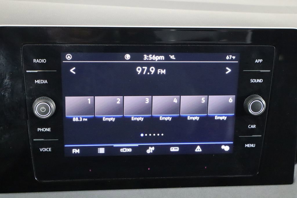 Used 2025 Volkswagen Jetta SE image 29