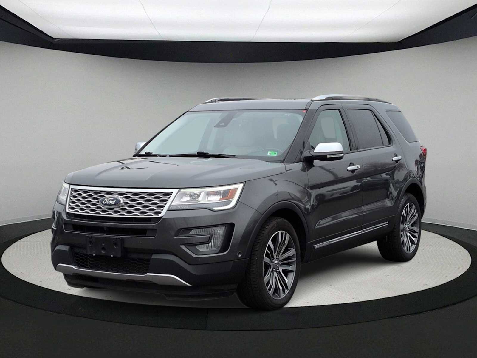 Used 2017 Ford Explorer Platinum image 4