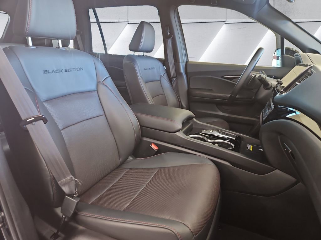 Used 2024 Honda Passport Black Edition image 14