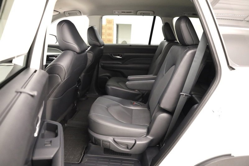 Certified 2024 Toyota Grand Highlander XLE image 33