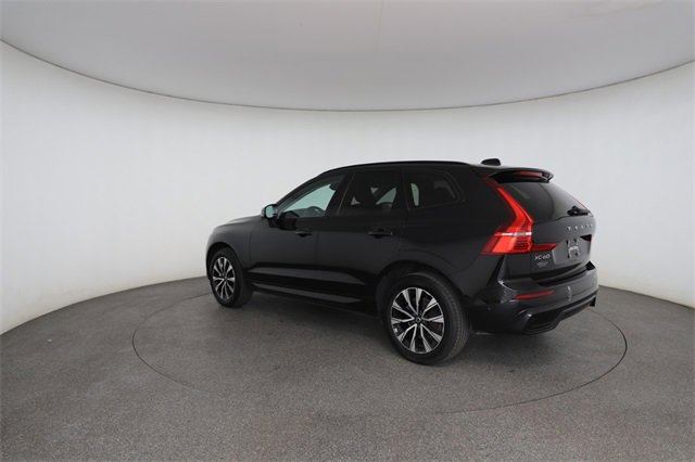 Used 2023 Volvo XC60 B5 Plus image 11