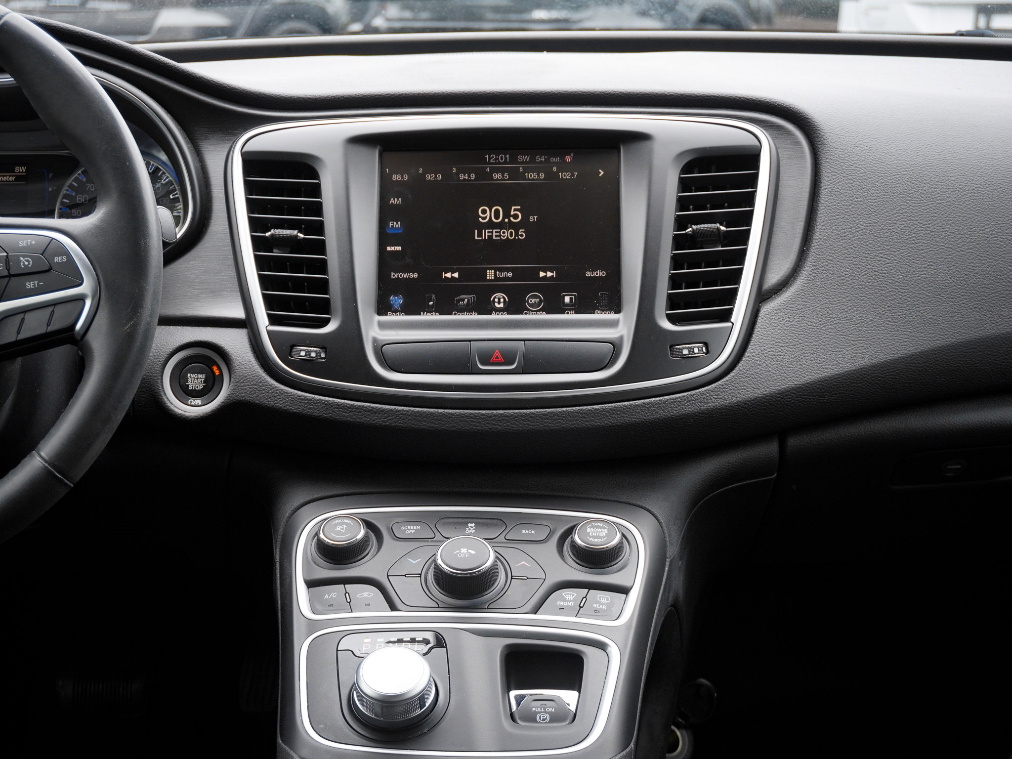 Used 2017 Chrysler 200 Limited Platinum FWD image 28