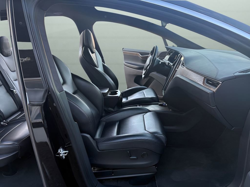 Used 2019 Tesla Model X 100D image 17