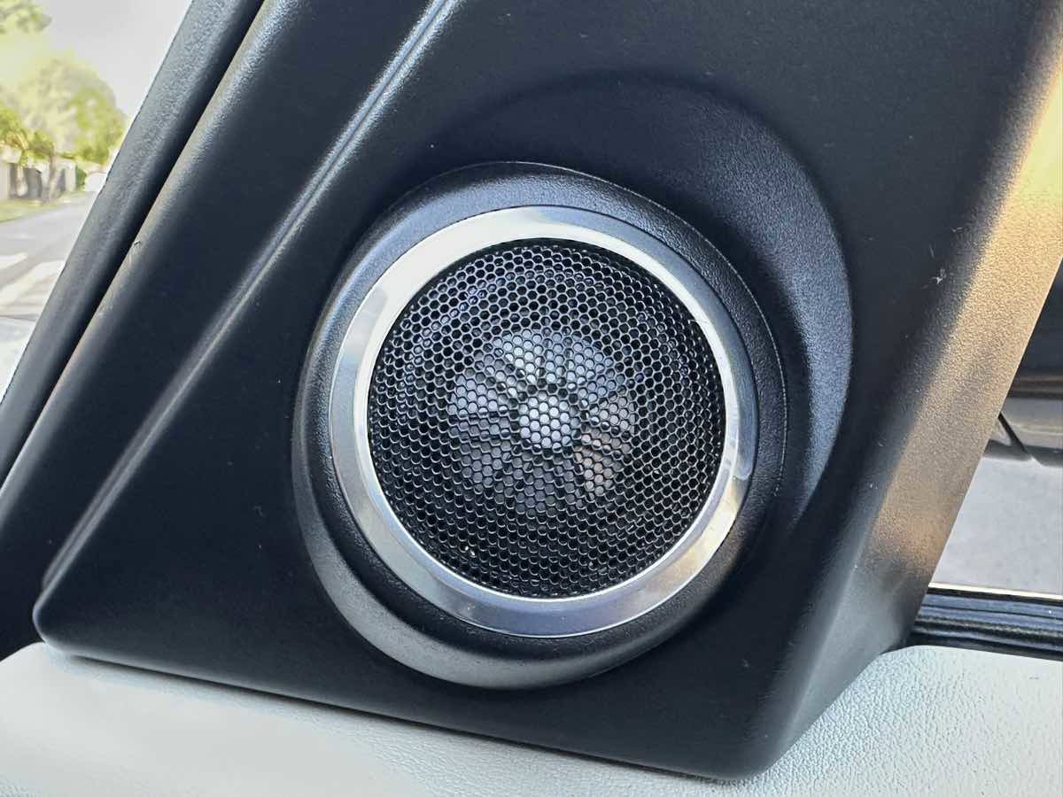 Used 2014 Land Rover Range Rover HSE image 18
