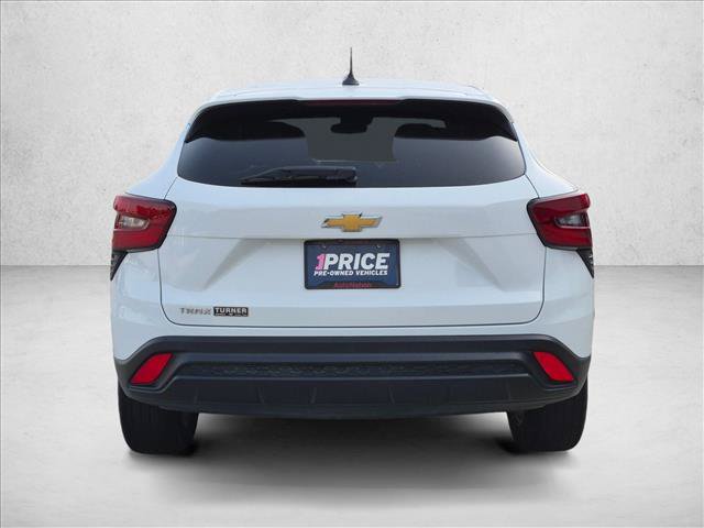 Used 2024 Chevrolet Trax LS w/ LS Convenience Package FWD image 7
