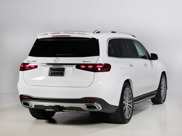 Used 2024 Mercedes-Benz GLS 580 4MATIC image 2