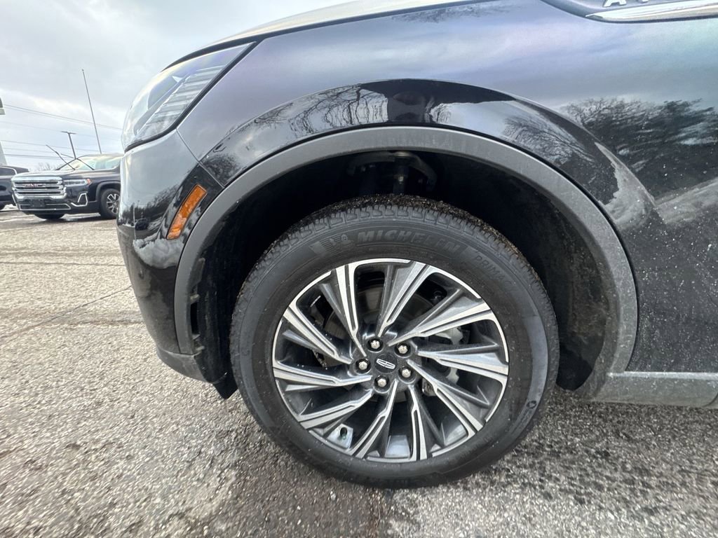 Used 2025 Lincoln Aviator AWD image 10