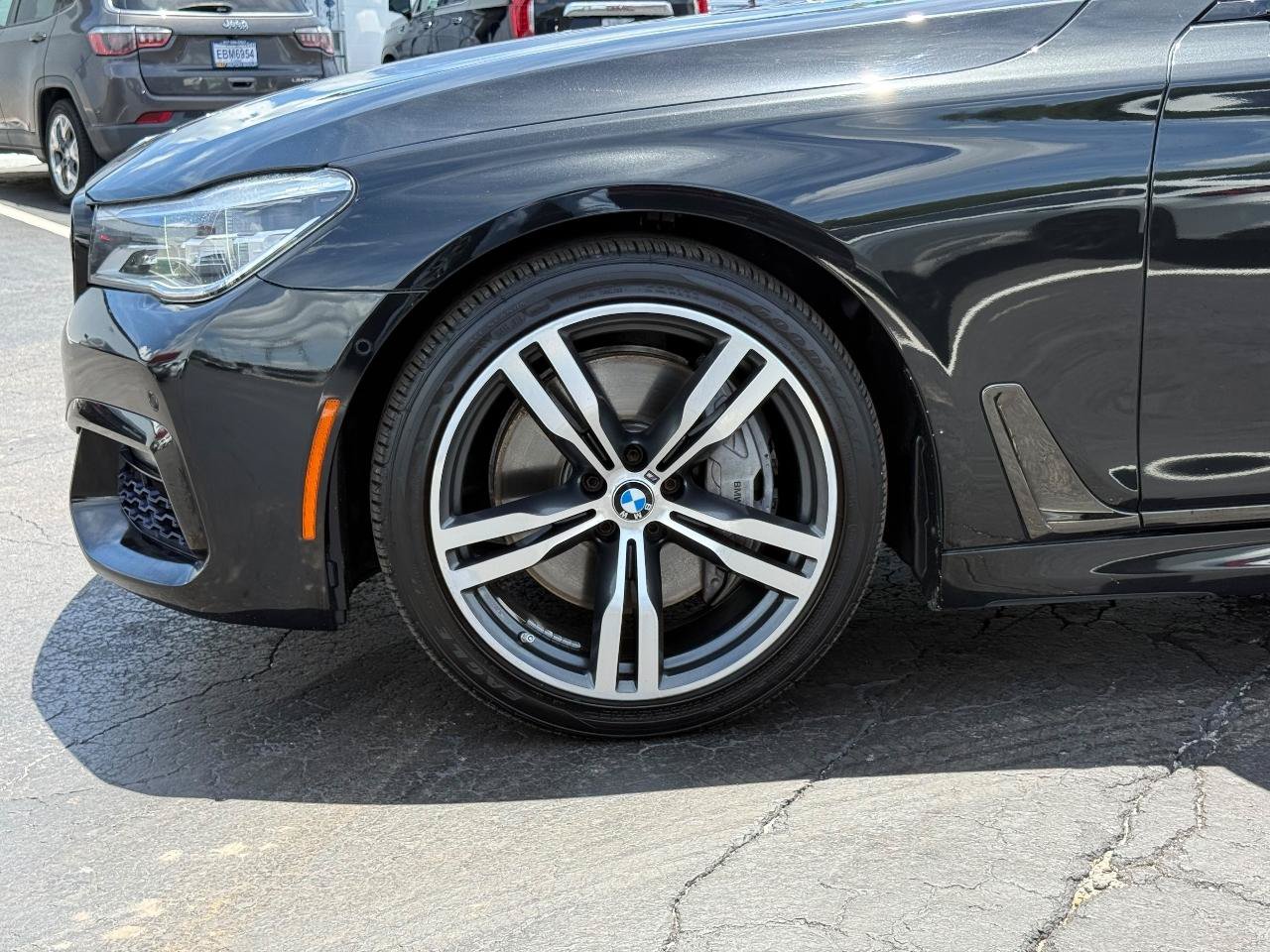 Used 2018 BMW 750i RWD image 21