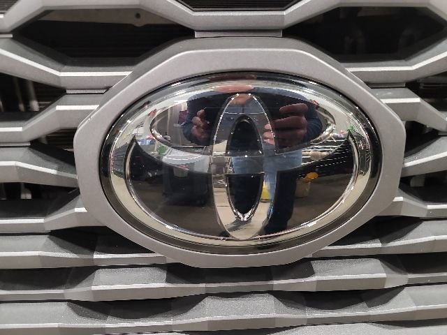 Used 2022 Toyota Tacoma TRD Off-Road AWD/4WD image 12