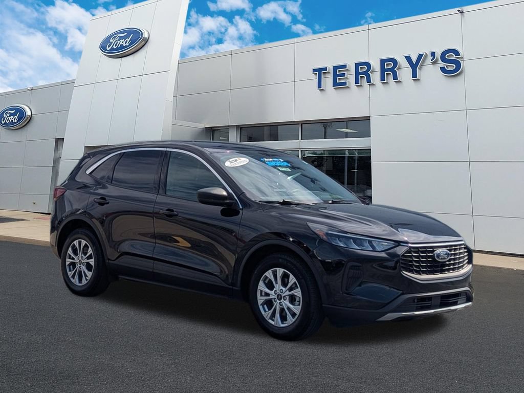Certified 2024 Ford Escape Active w/ Cold Weather Package FWD image 1