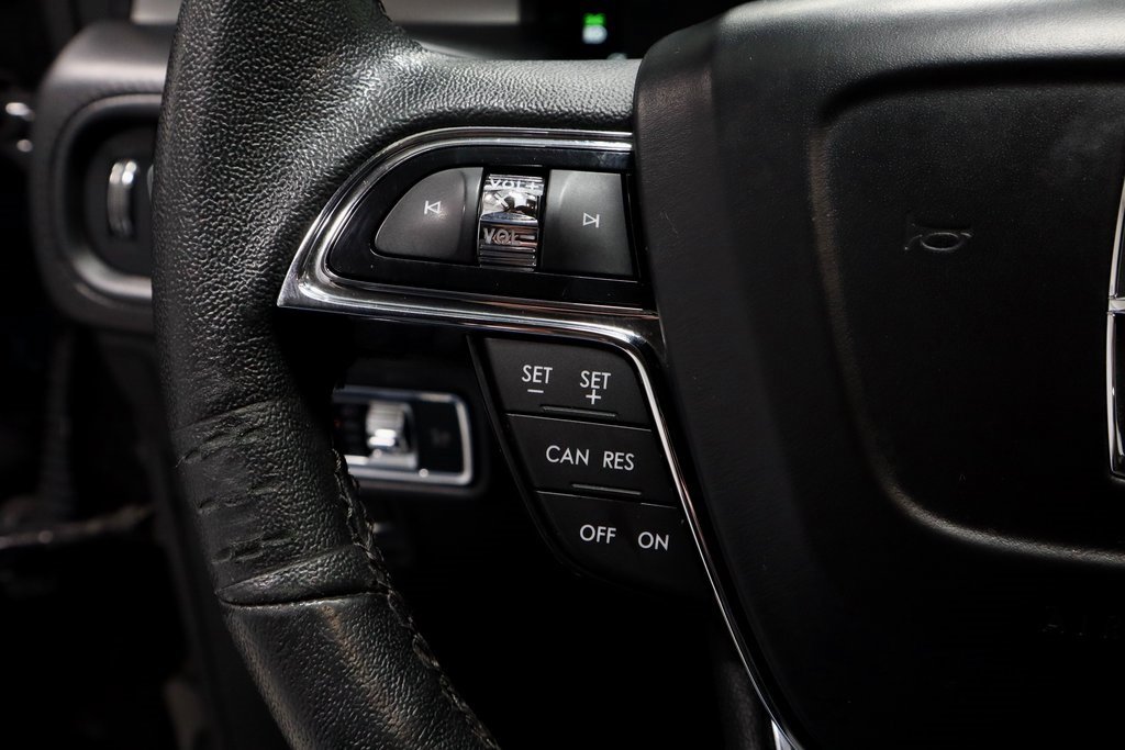 Used 2022 Lincoln Nautilus FWD w/ Premium Package image 29