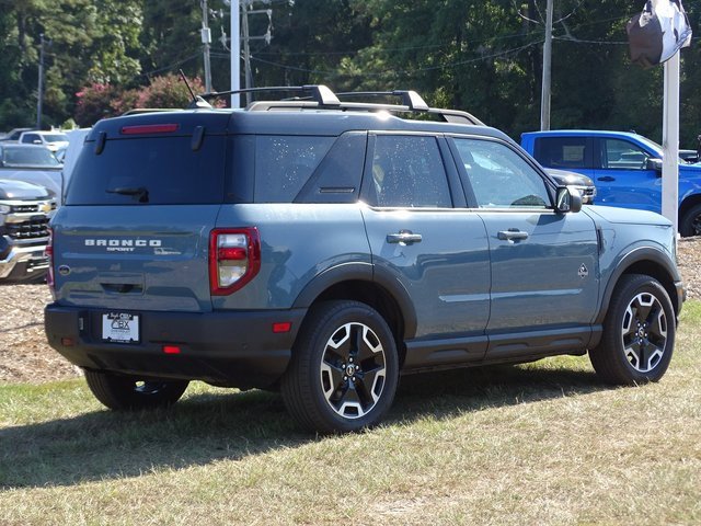 Used 2021 Ford Bronco Sport Outer Banks image 3