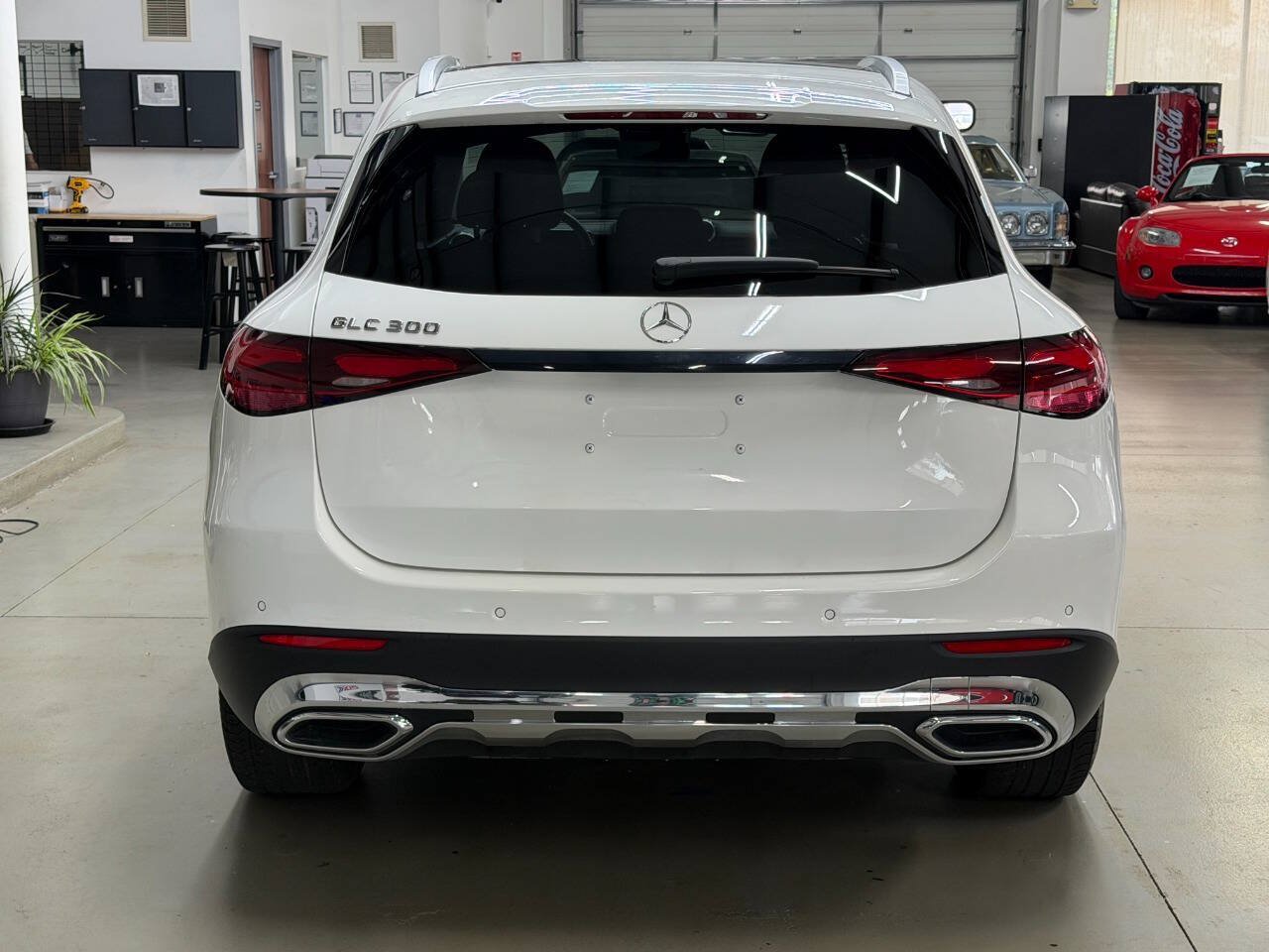 Used 2024 Mercedes-Benz GLC 300 image 3