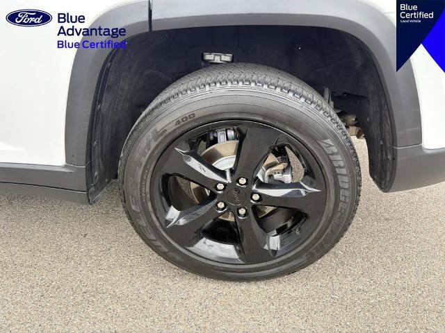 Used 2023 Jeep Grand Cherokee Altitude AWD/4WD image 8
