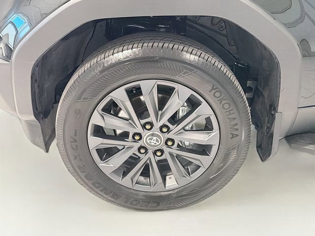 Certified 2025 Toyota Land Cruiser image 25