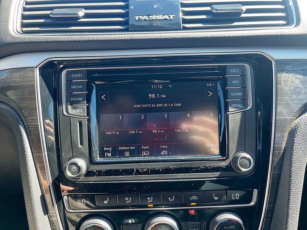 Used 2018 Volkswagen Passat 2.0T SE image 14
