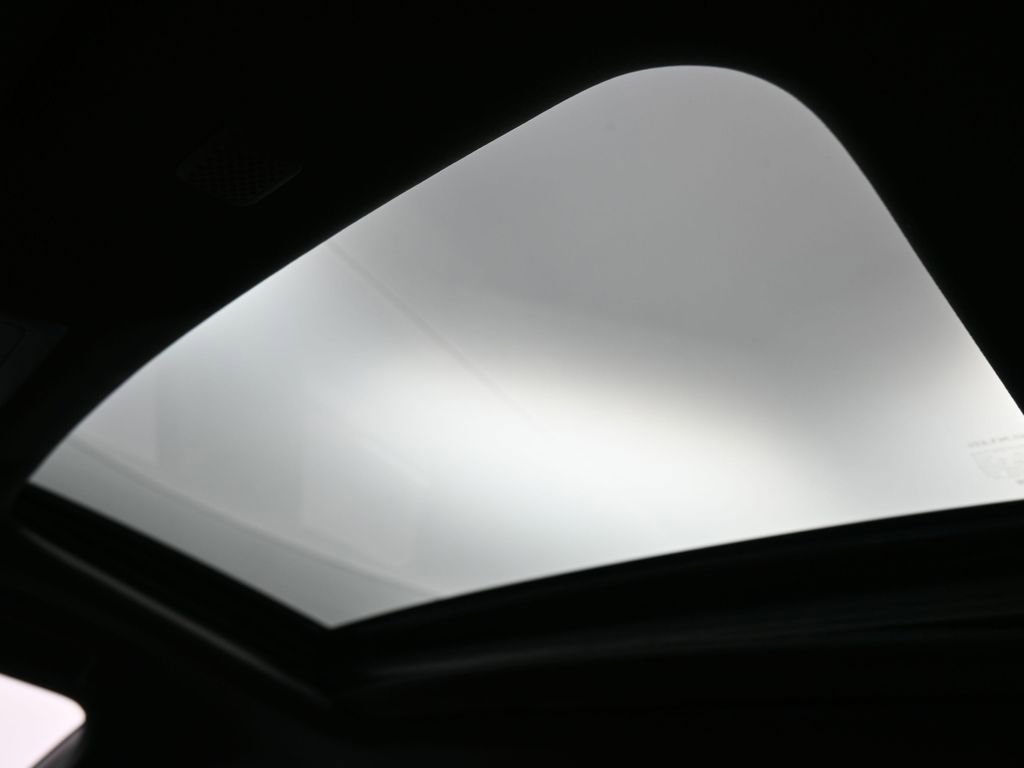 Used 2025 Lexus IS 300 w/ Premium Package image 33