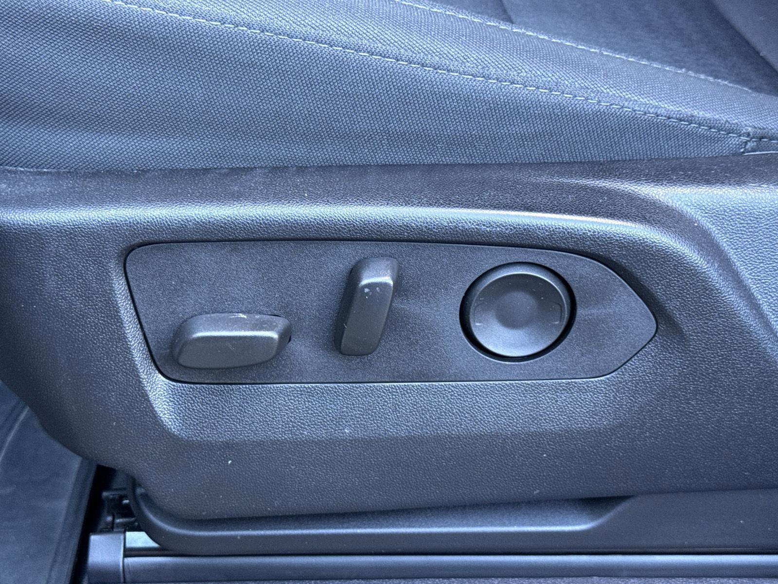 Used 2025 Chevrolet Silverado 2500 Custom w/ Custom Value Package AWD/4WD image 17