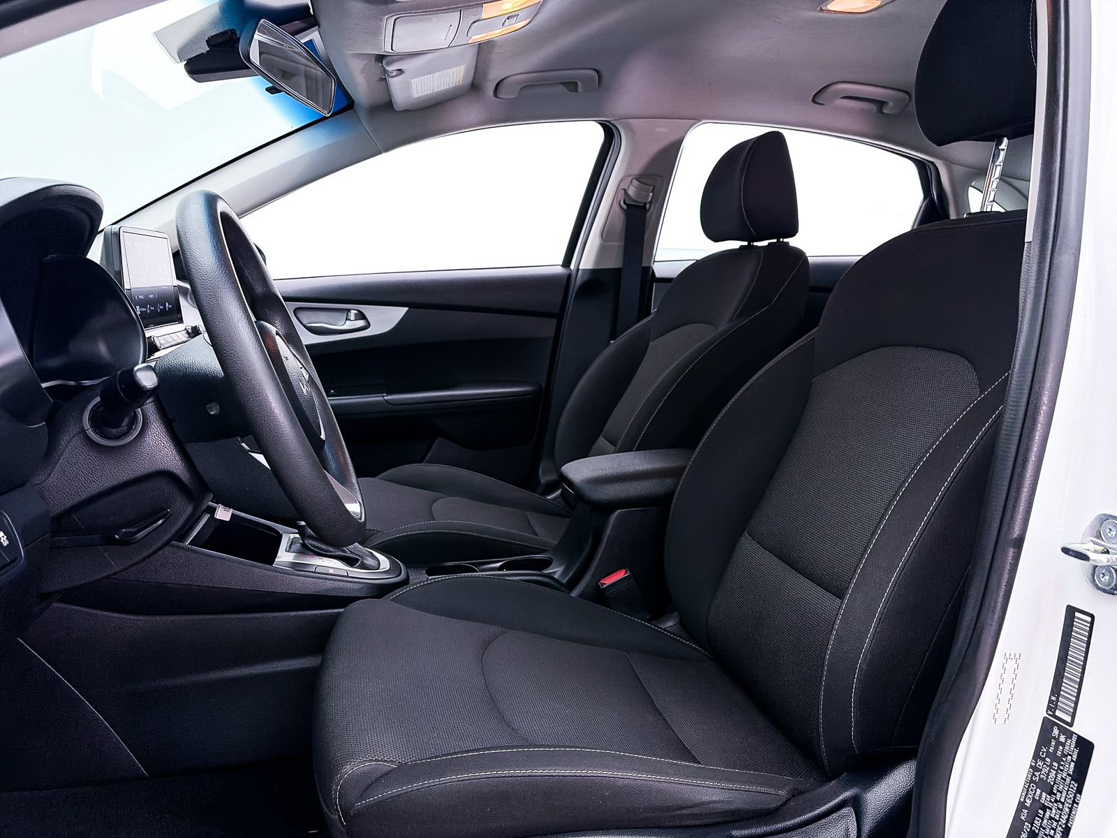 Certified 2023 Kia Forte LXS FWD image 17