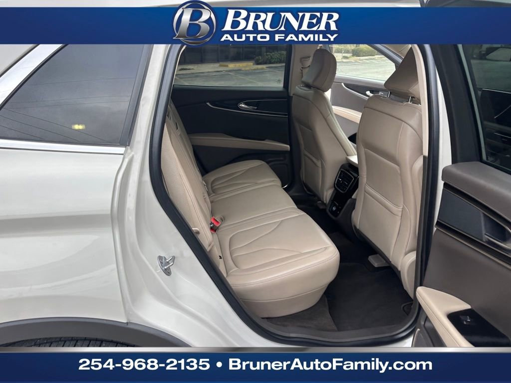 Used 2023 Lincoln Nautilus FWD w/ Premium Package image 18