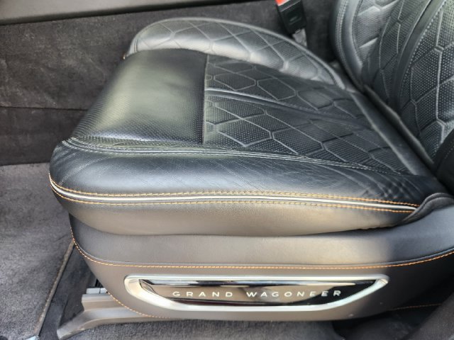 Used 2022 Jeep Grand Wagoneer Series III AWD/4WD image 26