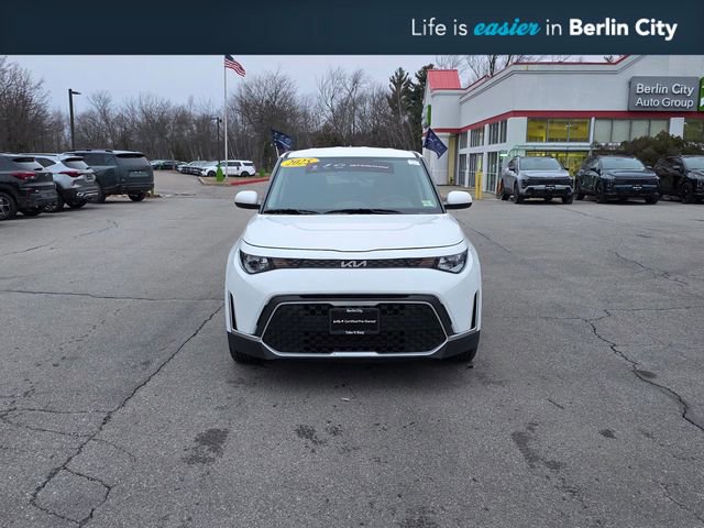 Certified 2025 Kia Soul LX w/ LX Technology Package FWD image 3