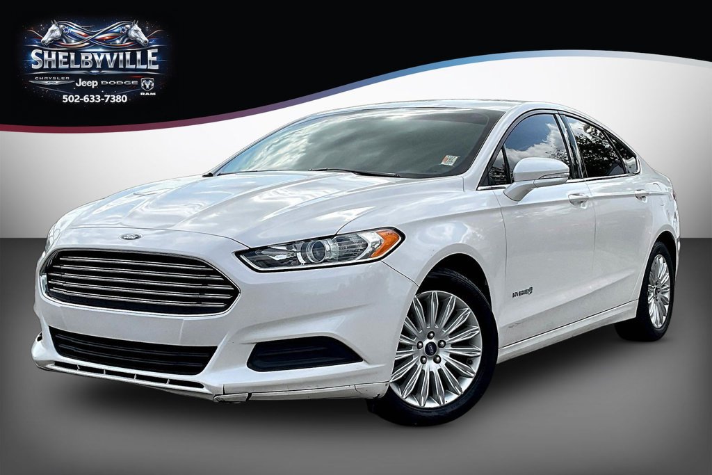Used 2015 Ford Fusion SE FWD image 1