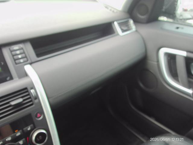 Used 2017 Land Rover Discovery Sport SE AWD/4WD image 11