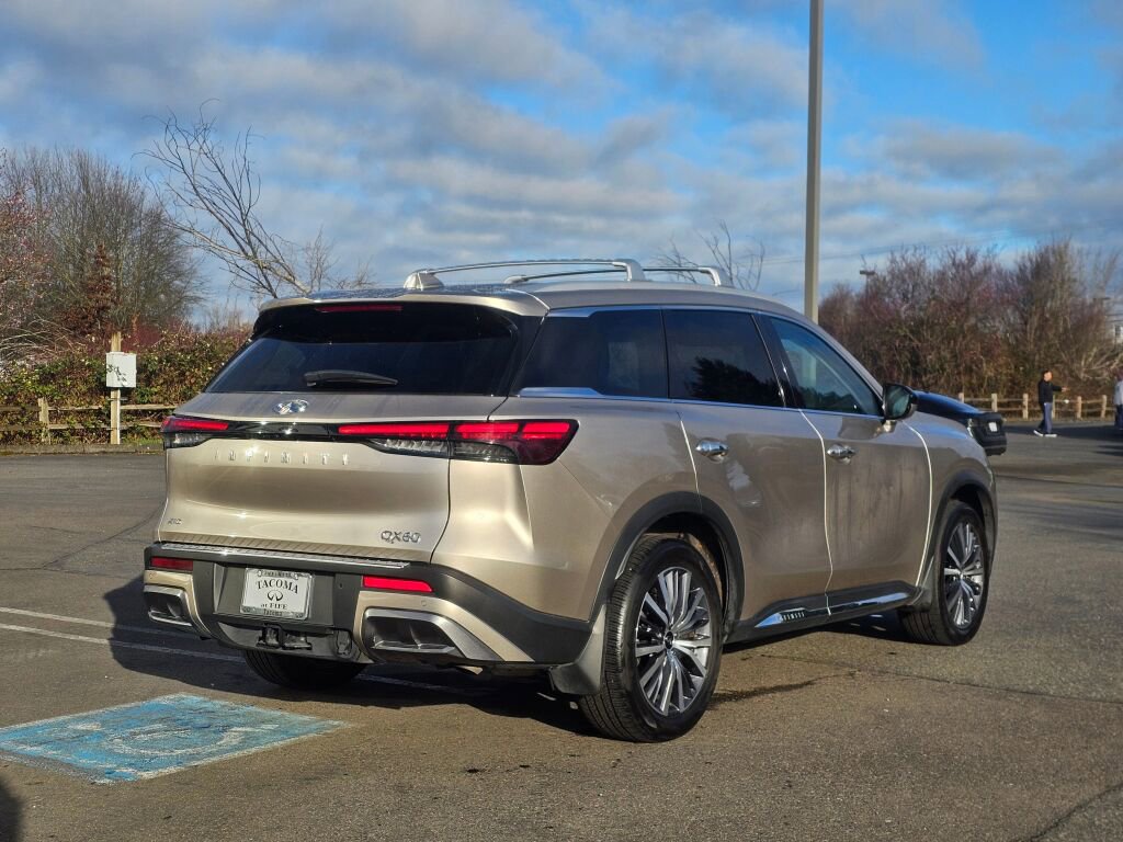 Used 2023 INFINITI QX60 Sensory w/ Vision Package AWD/4WD image 7
