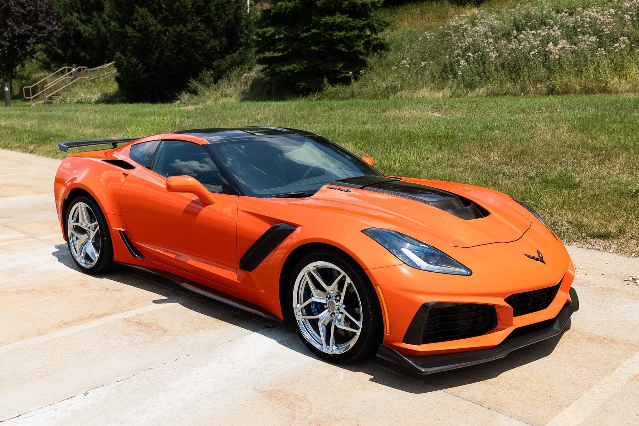 Used 2019 Chevrolet Corvette ZR1 RWD image 9
