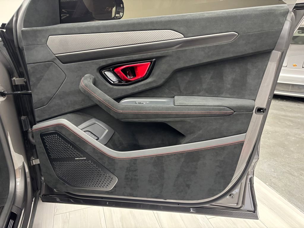 Used 2023 Lamborghini Urus Performante image 92