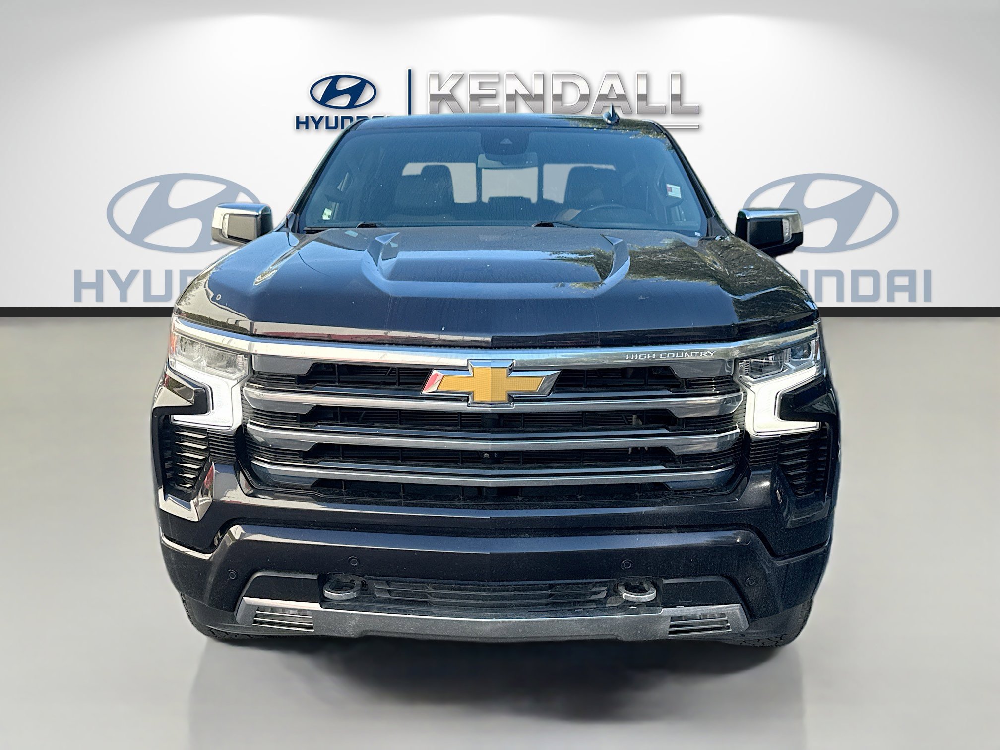 Used 2023 Chevrolet Silverado 1500 High Country w/ Z71 Off-Road Package image 2