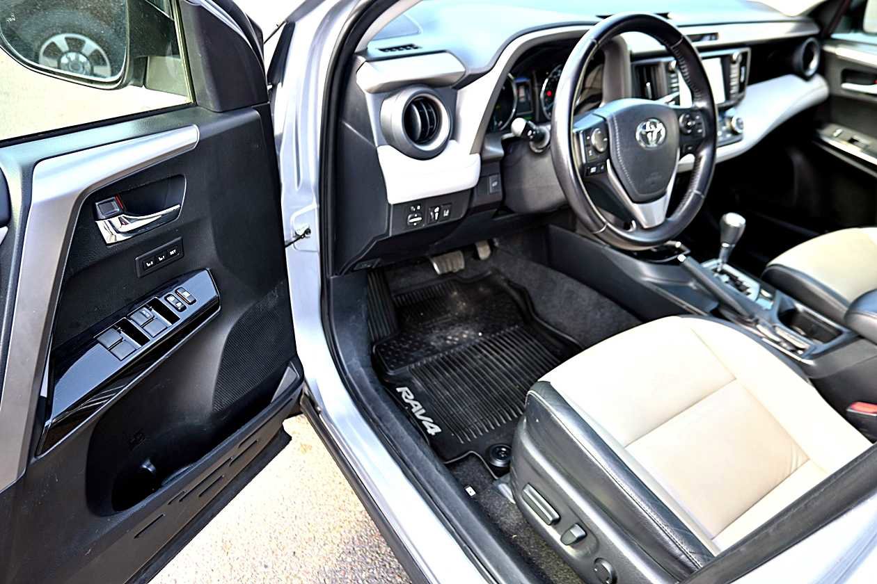 Used 2017 Toyota RAV4 Limited AWD/4WD image 18